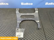 Кронштейн брызговика правый