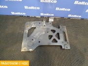 Кронштейн брызговика правый