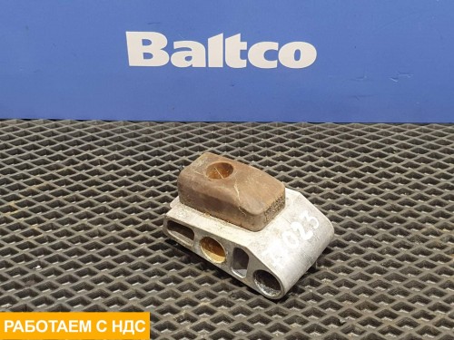 Кронштейн ограничителя хода стабилизатора кабины левый